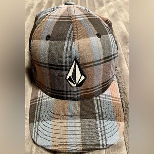 NWOT Volcum Flex Fit Hat